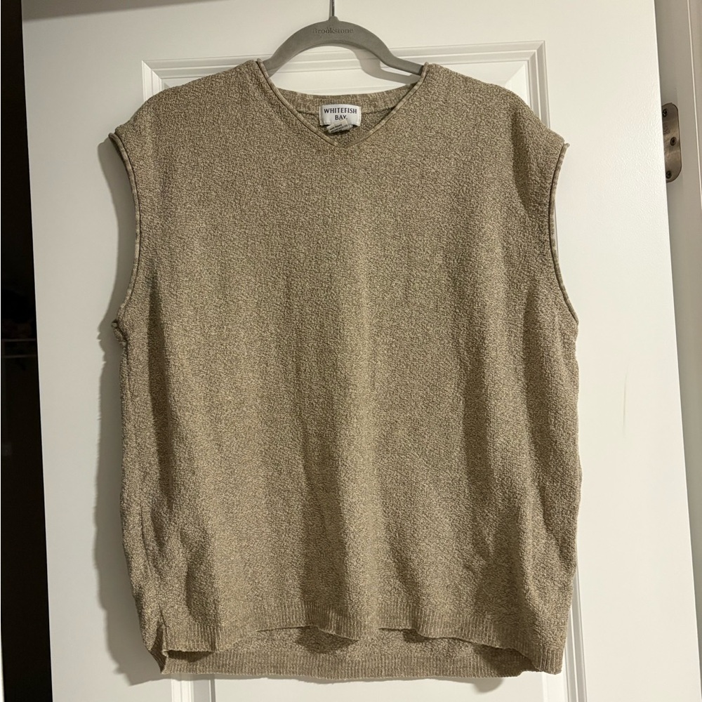 Whitefish Bay Men's Tan V-Neck Sweater Vest size medium